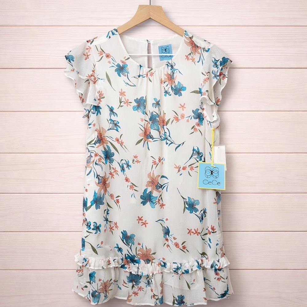 CeCe NWT Floral Dress w/ Flutter Sleeves (137)